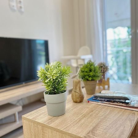 Near Acropolis New 2 Bedrooms Apt In Koukaki Athens Ngoại thất bức ảnh
