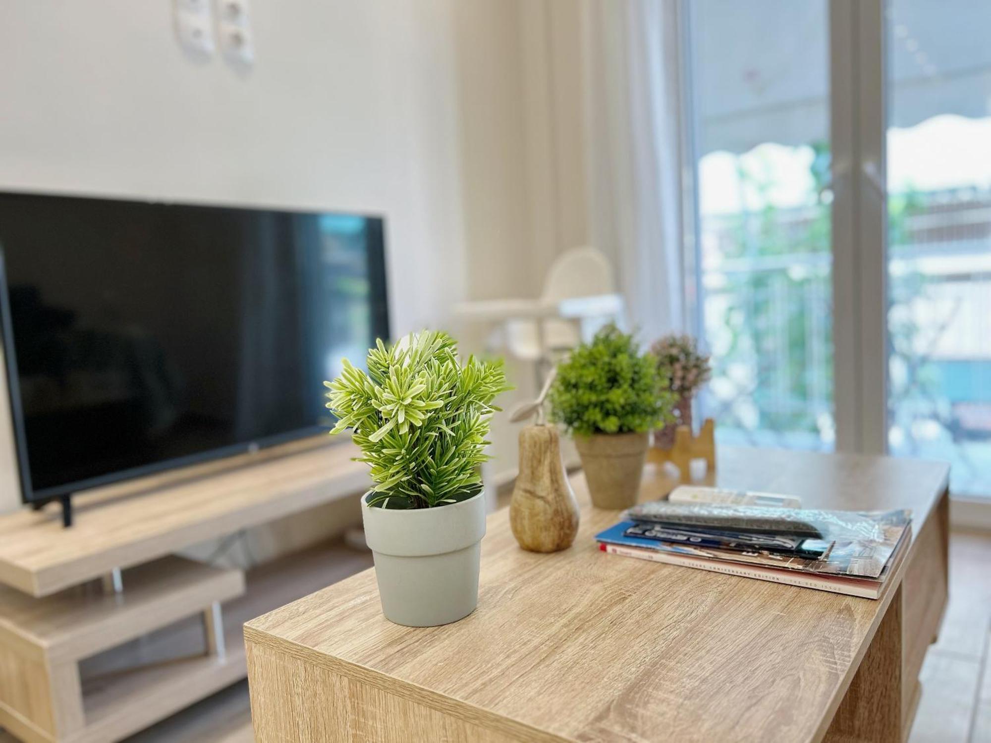 Near Acropolis New 2 Bedrooms Apt In Koukaki Athens Ngoại thất bức ảnh